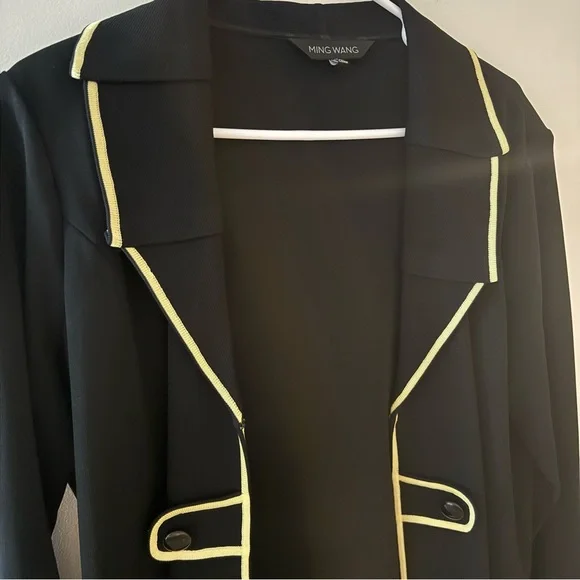 Ming Wang Black and Yellow Blazer with Structured Silhouette - Picture 3 of 10